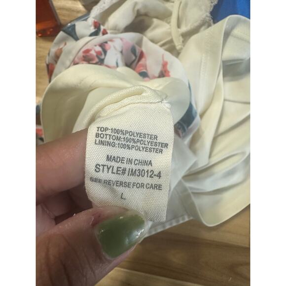 Illa Illa Floral White Lace Romper – Women’s L – Boho Chic Summer Style - Picture 6 of 6